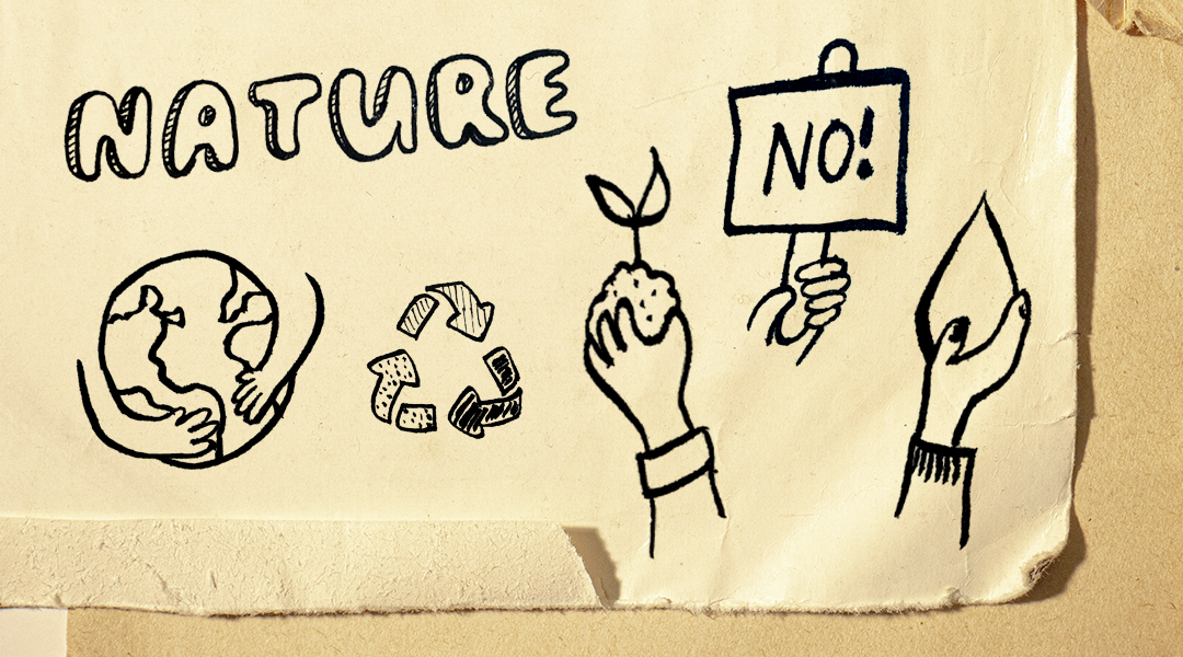 Kritzel Illustrationen auf beige-braunem Naturpapier: Hände, die eine Weltkugel umarmen, das Recyclingsymbol aus drei Pfeilen und drei Hände, die eine junge Pflanze, ein Protest-Schild und einen Wassertropfen halten